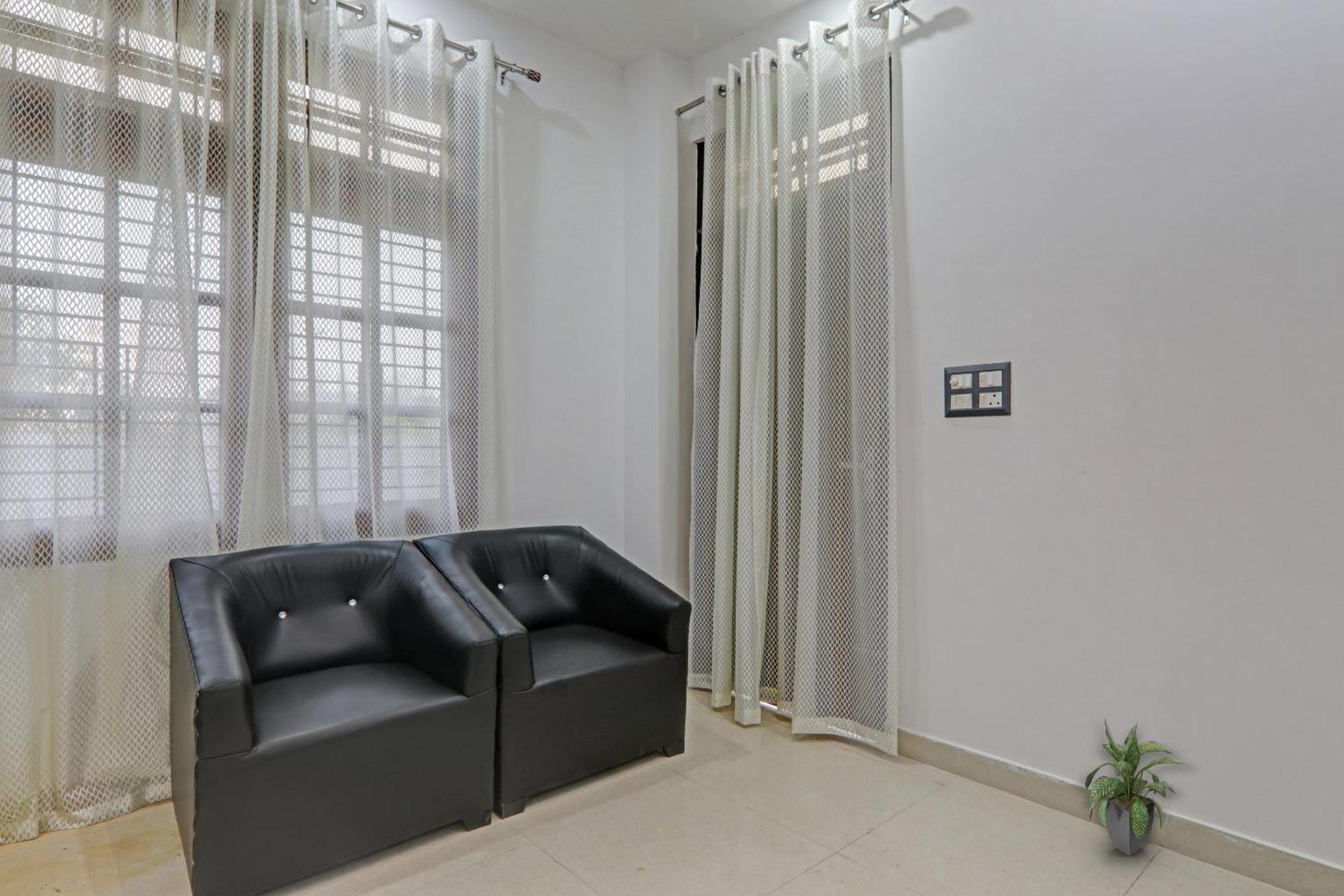 Townhouse Relax Inn Chinhat Εξωτερικό φωτογραφία