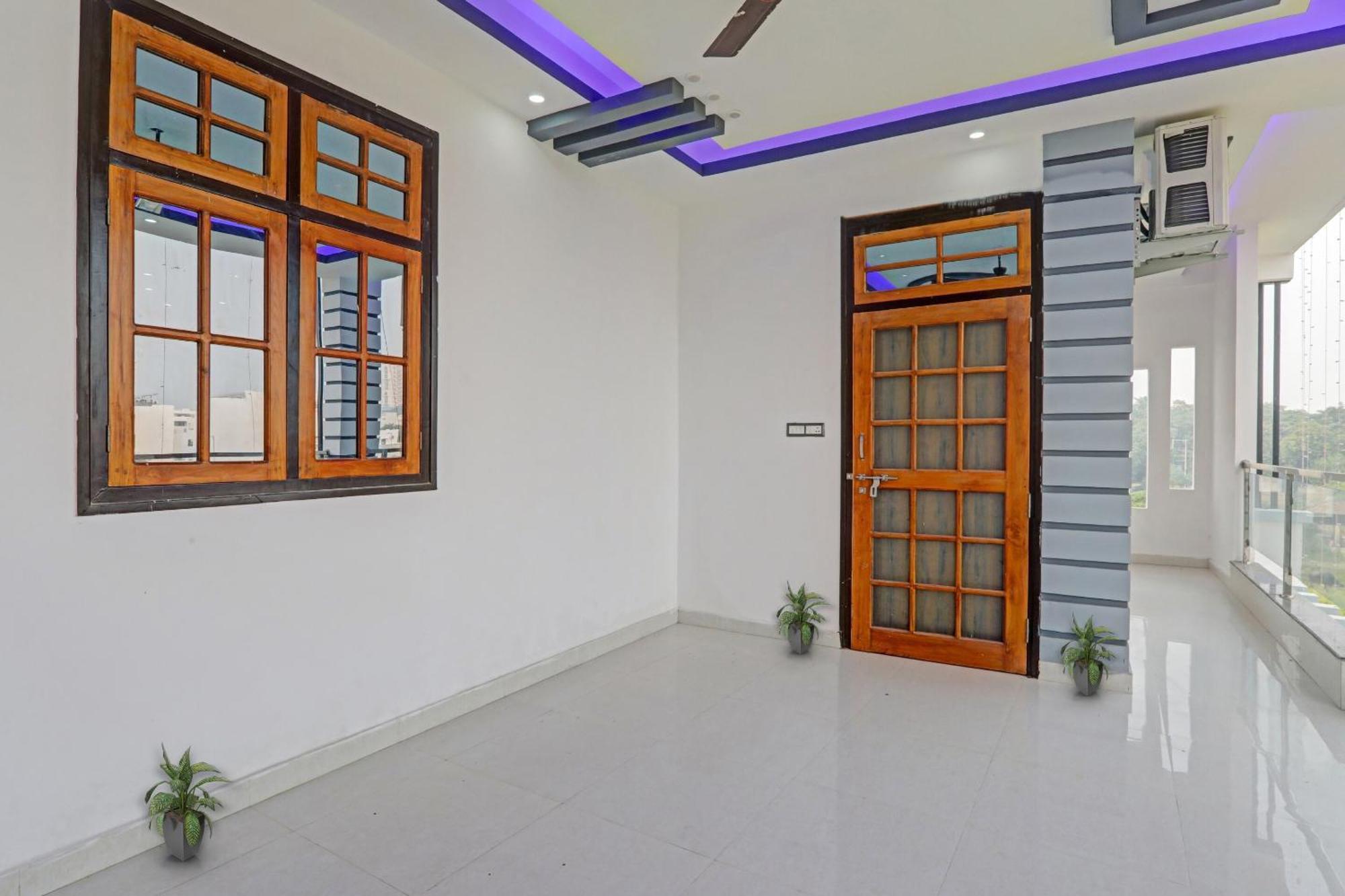 Townhouse Relax Inn Chinhat Εξωτερικό φωτογραφία